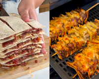 Espetinho de carne moída com wrap pronto em 15 minutos para um jantar fácil e incrível