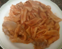 Macarrão com frango na panela de pressão