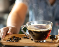 Café em jejum ou após as refeições? Entenda o melhor momento para tomar a bebida sem afetar o estômago