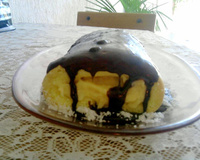 Rocambole de coco e brigadeiro branco