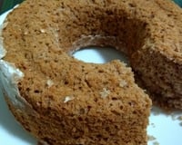 Bolo de banana sem glúten e sem lactose desenformado