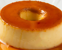 Quem disse que precisa de forno para fazer pudim? TudoGostoso ensina como fazer a sobremesa na boca do fogão!