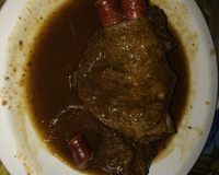 Carne recheada ao molho madeira