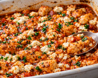 É assim que se faz um frango incrivelmente saboroso: basta colocar todos os ingredientes em uma panela só