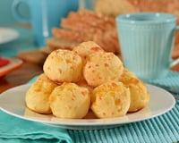 Pão de queijo de 3 ingredientes: confira a receita