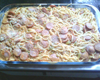 Macarronada com creme de leite e salsicha