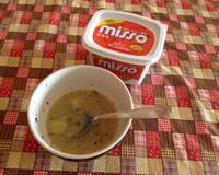 Sopa de missô com cebola e batata