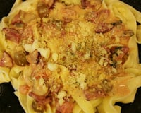 Macarrão com bacon e linguiça