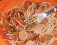 O suculento macarrão com salsicha