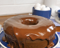 Nunca mais o seu bolo de chocolate vai ficar ressecado com essas dicas