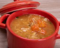 O melhor caldo de aipim com frango desfiado: confira essa receita deliciosa e quentinha!