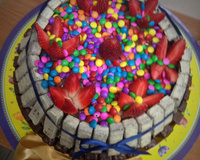 Bolo de bis com morango