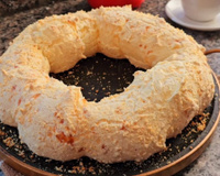 É assim que eu faço uma rosquinha de polvilho crocante, sequinha e que não murcha