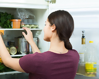 Aprendi com uma vizinha esse truque de colocar sal grosso na geladeira e me surpreendi