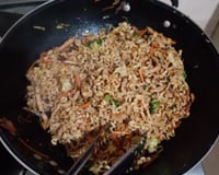 Yakissoba de frango e carne