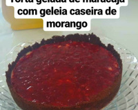 Torta gelada de maracujá