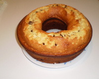 Bolo de baunilha com gotas de chocolate