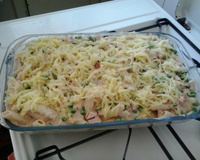 Macarrão com requeijão e peito de peru