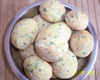 Pãezinhos de ervas e queijo ralado muito fáceis