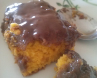 Bolo de cenoura com cobertura de brigadeiro