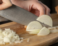 Nem refogada, nem fervida: esta é a melhor forma de cozinhar a cebola para manter todos os nutrientes