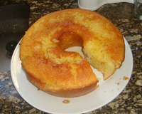 Bolo úmido de laranja