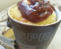 Bolo de xícara de fubá com goiabada