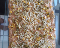 Torta de pão de forma cremosa com atum