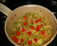 Jiló refogado com bacon