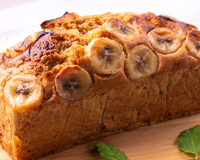 Esse é o melhor bolo de banana caramelizada que você vai experimentar na vida