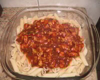 Espaguete com molho de lingüiça de frango