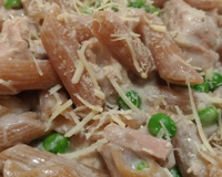 Macarrão cremoso cozido com leite