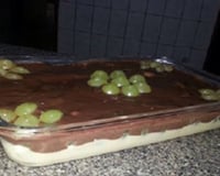 Bombom de uva na travessa