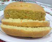 Pão sem glúten com cenoura e cebola na máquina de pão