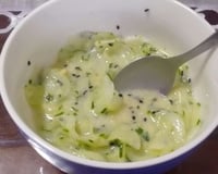 Salada de iogurte e pepino