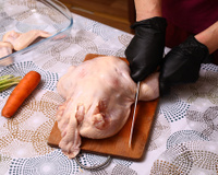Você não deve comer essas partes do frango. Muitas pessoas ainda as adicionam à sopa