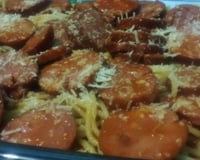 Espaguete com molho de calabresa