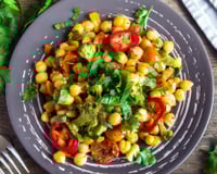 Grão-de-bico com legumes