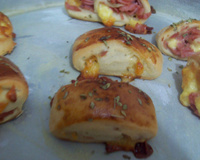 Pãezinhos de presunto e queijo