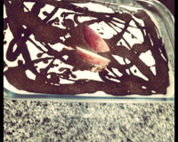 Doce gelado de coco com chocolate