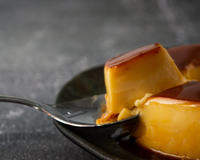 Economize o seu gás! Pudim de geladeira feito com maisena é uma sobremesa prática que não precisa ir ao forno