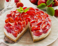 Torta espelhada de morango: confira a receita dessa sobremesa supergostosa