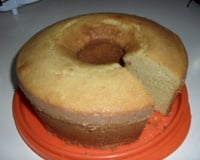 Bolo de fubá com creme de leite