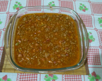 Polenta cremosa com molho de carne moída