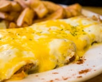 Filé de peixe à parmegiana