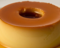 Nem leite, nem ovo, mas muito cremoso: nunca mais fiz outra receita de pudim depois que aprendi essa versão com só 2 ingredientes!