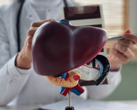 Atenção aos sinais que indicam que o seu fígado pode estar comprometido, de acordo com hepatologista