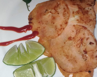 Carpaccio de salmão ao molho de alho com catupiri