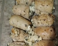 Enroladinho de frango com ricota e espinafre