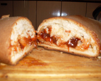 Pão Caseiro com recheio de goiabada